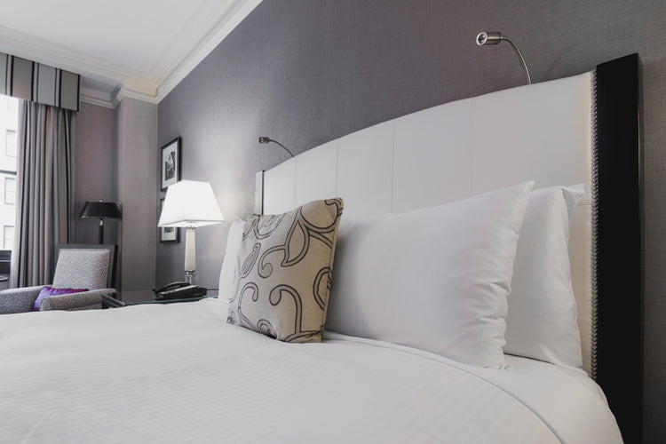 HOTELL